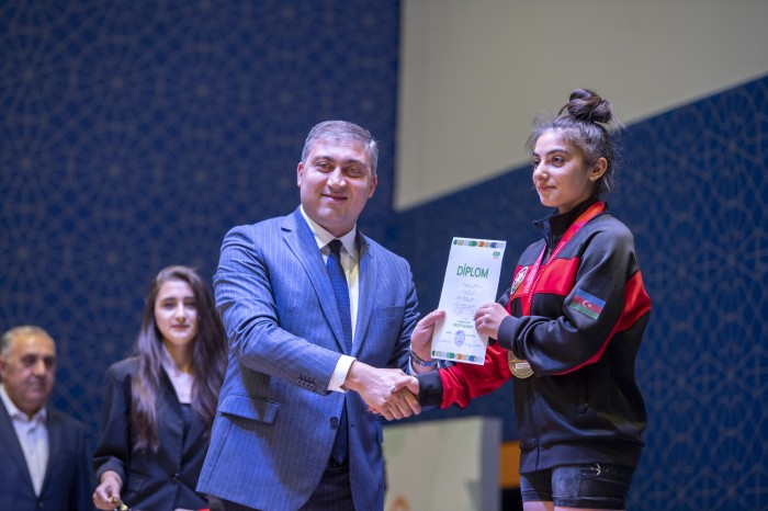 Azərbaycan birinciliyinə qızların mübarizəsi ilə start verildi - FOTOLAR